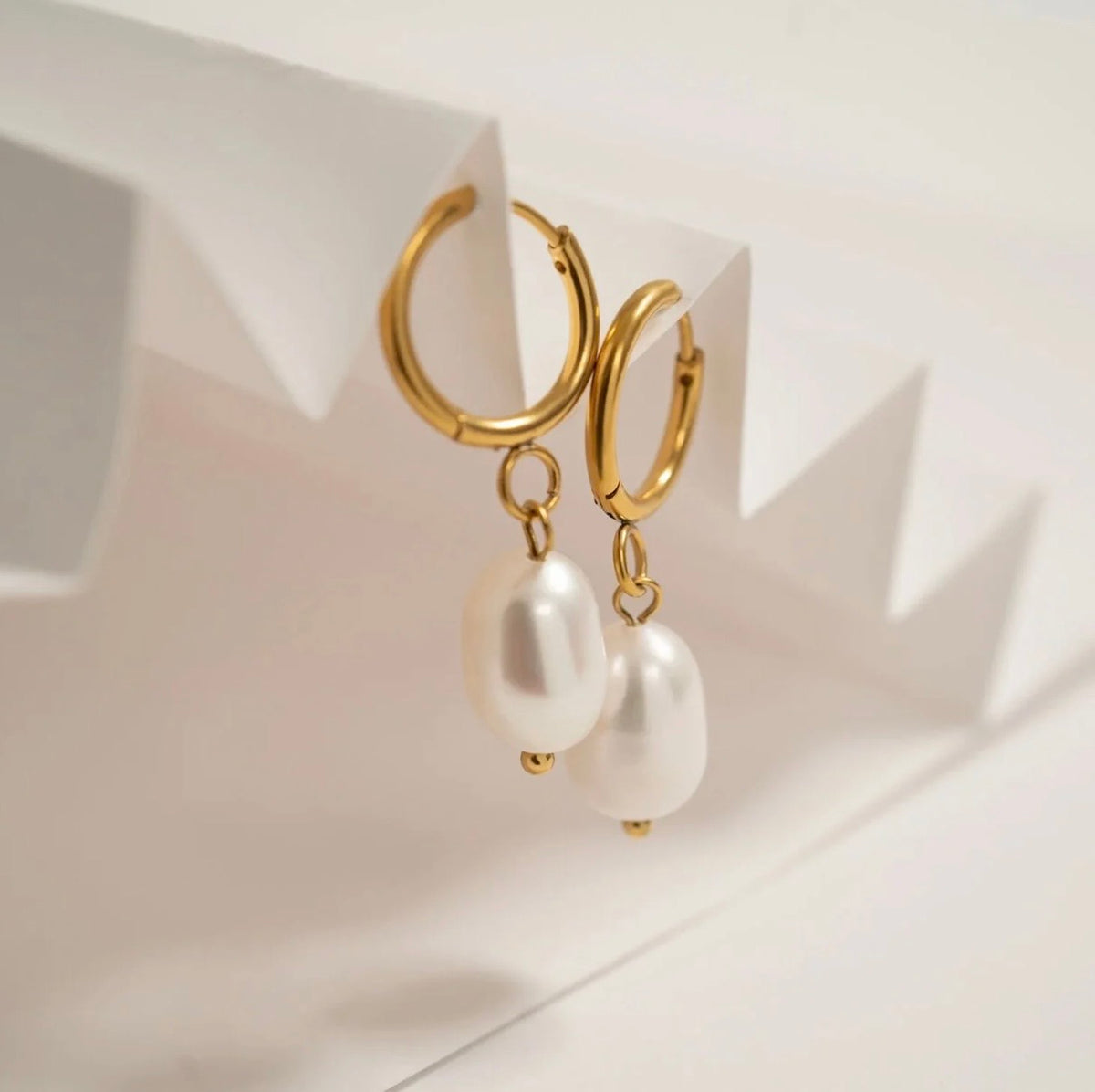 Lucia Pearl Hoops